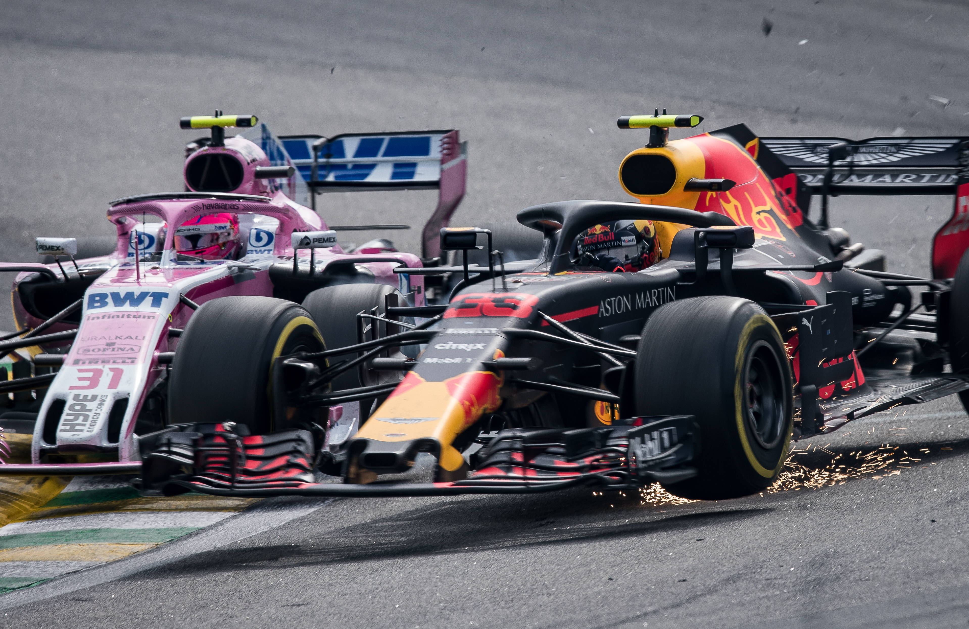 Ocon into Verstappen.jpg