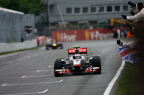 Button wins 2011 Canada